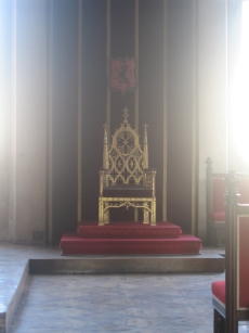 The throne itself